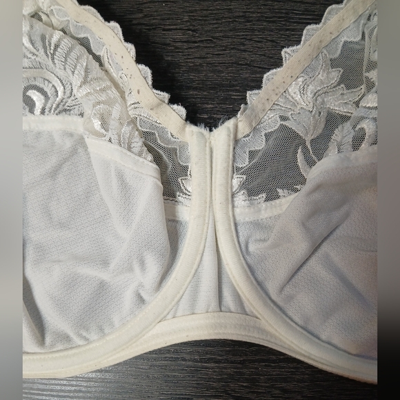 Chantelle Full Coverage Underwire Ivory Lace Bra 42DD - Picture 9 of 16